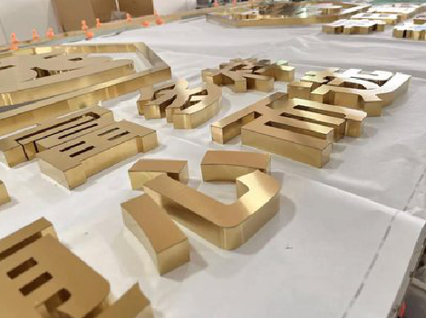  凤冈拉丝不锈钢字的特点。