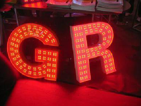  凤冈LED发光字常见的安装误区。